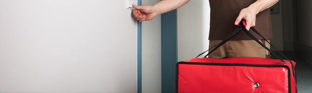 Pizza Bag Delivery Person Carrying Pizza Bags With Pizza in Insulated Food delivery Bag