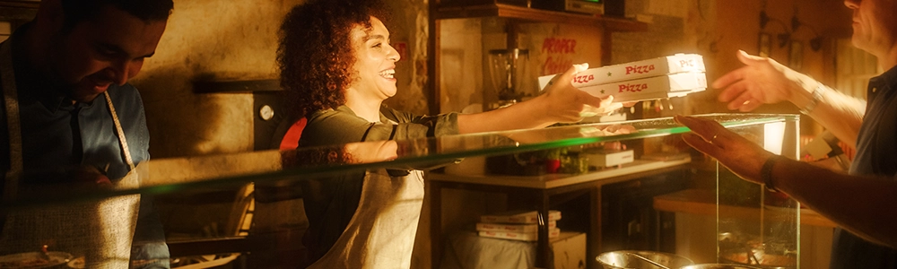 pizza shop and insulated food bag